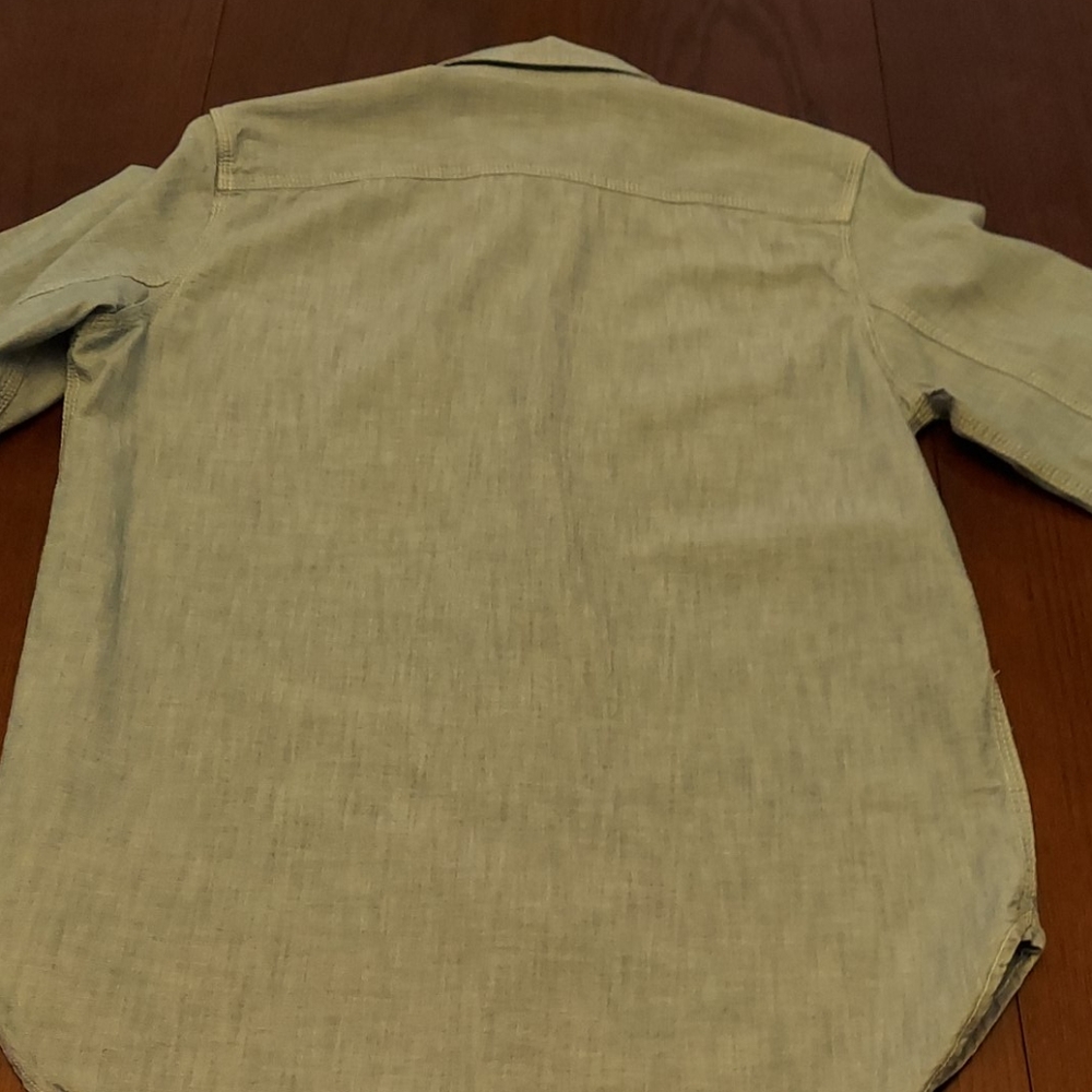 GAP Button Up - Picture 3 of 4